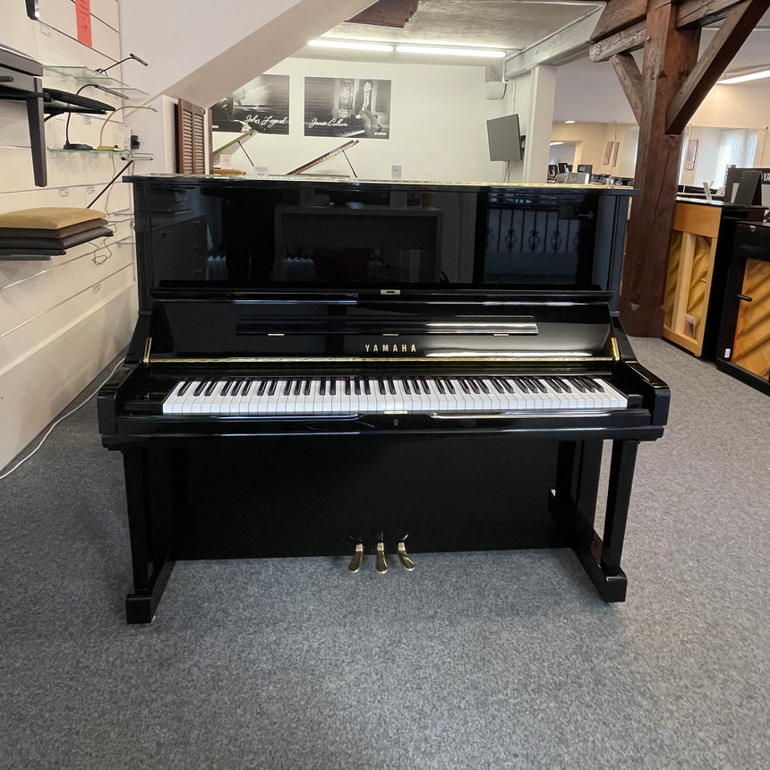 Yamaha Klavier U3 schwarz poliert Bj. 2013 (gebraucht) - Musik-Ebert Gmbh