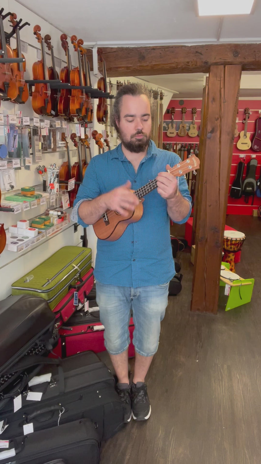 Cascha Konzert Ukulele mit Tonabnehmer HH2035E